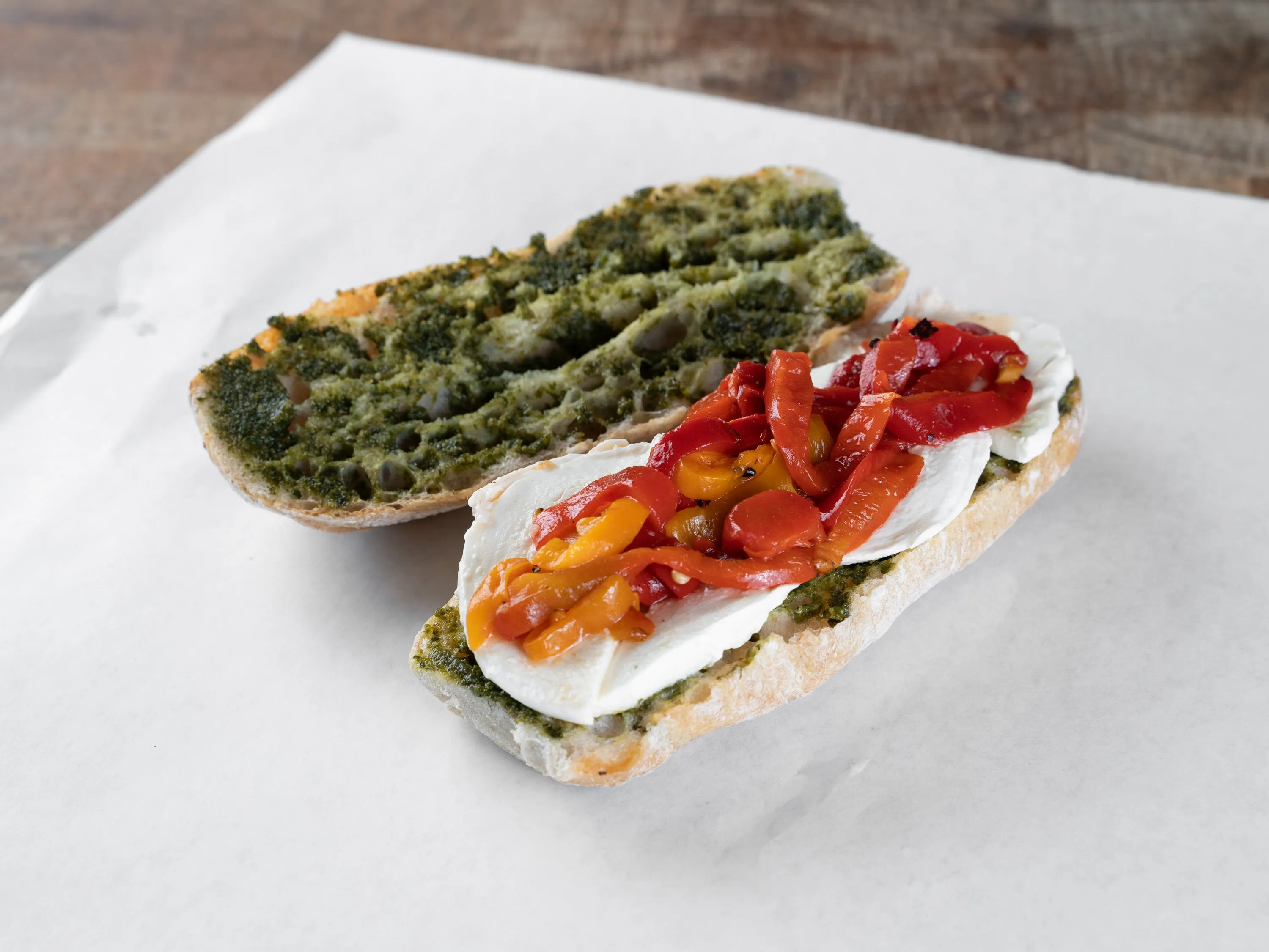 Fresh Mozzarella & Pesto