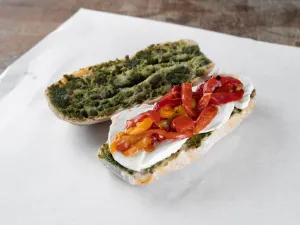 Fresh Mozzarella & Pesto