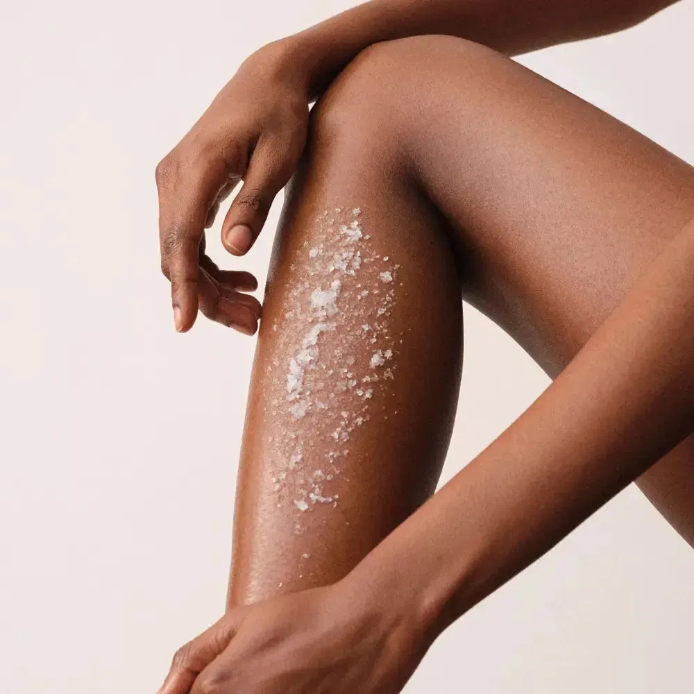 La Perla Energizing Salts and Oil Body Scrub