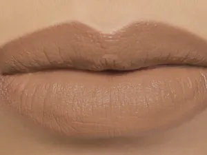 "Praline" - Matte Vegan Lipstick