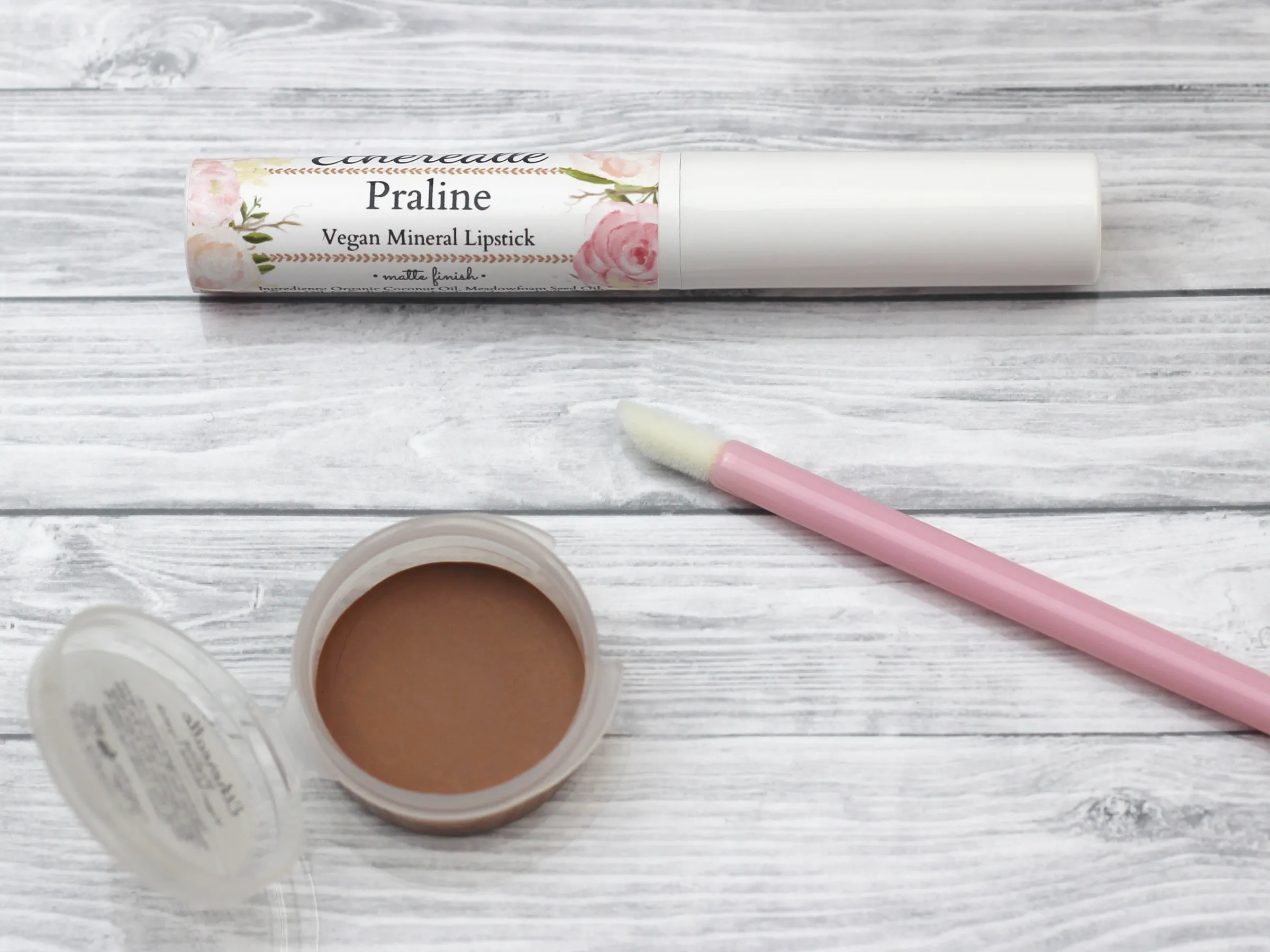 "Praline" - Matte Vegan Lipstick